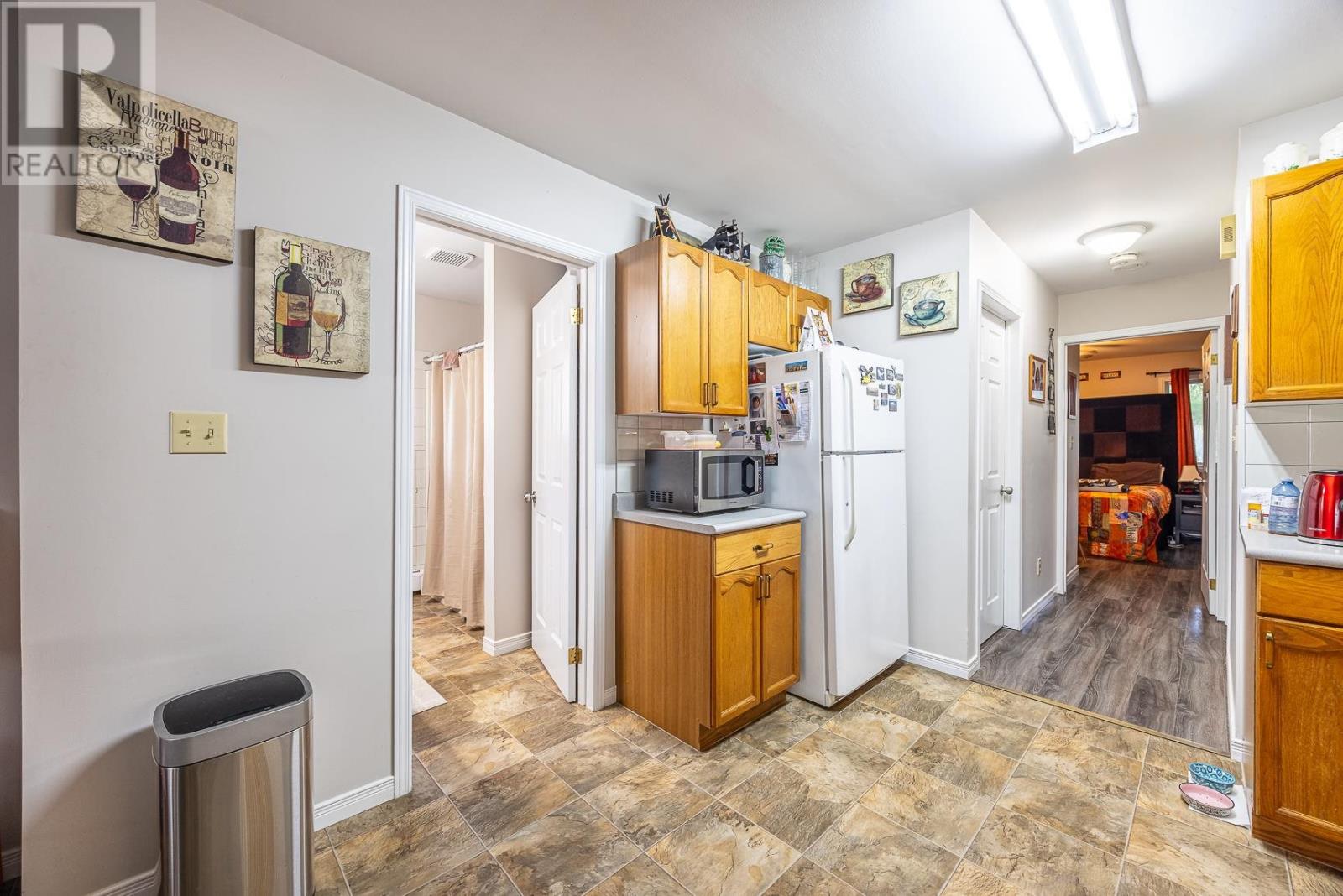 110-112 East Balfour ST - 10