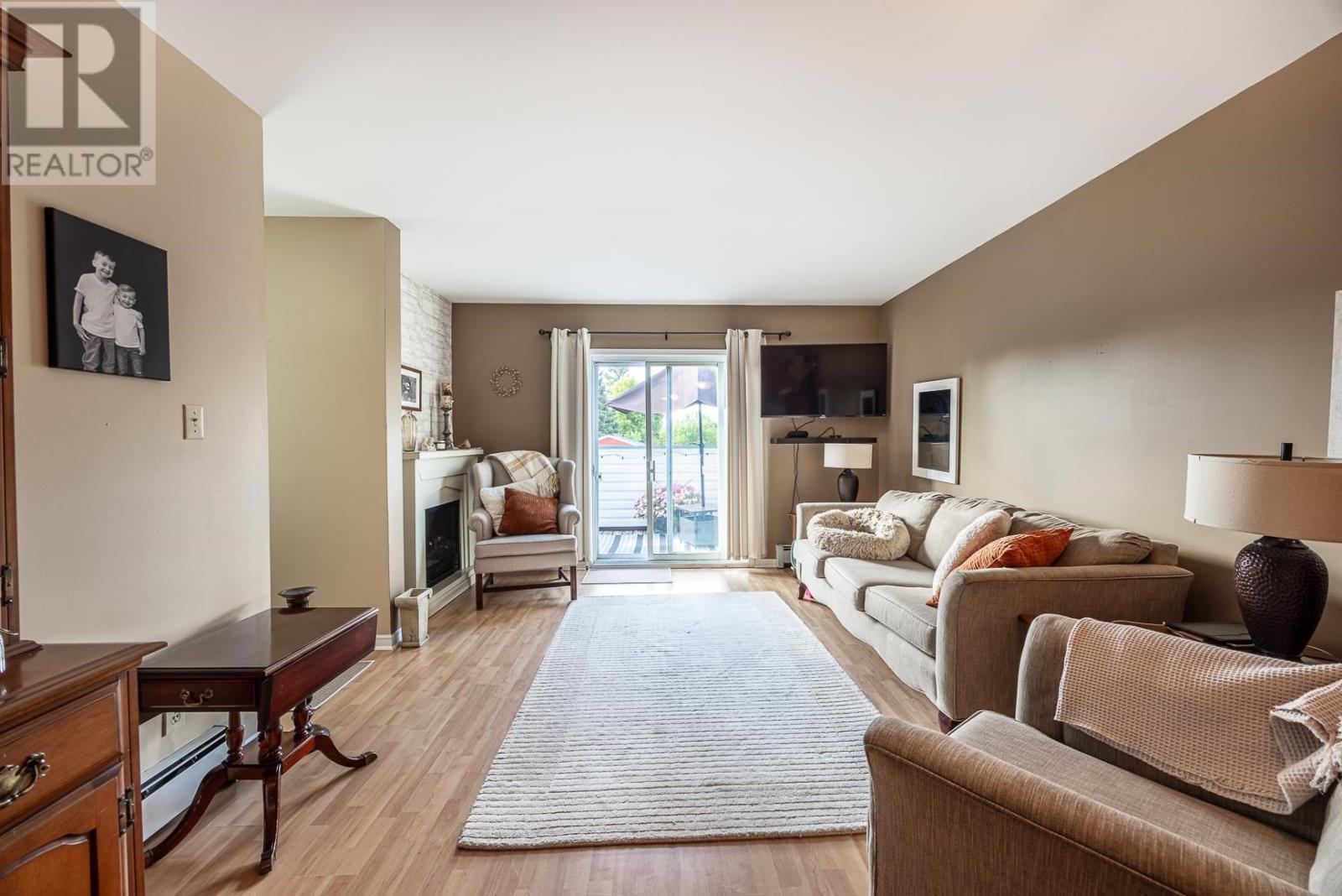 110-112 East Balfour ST - Image 29