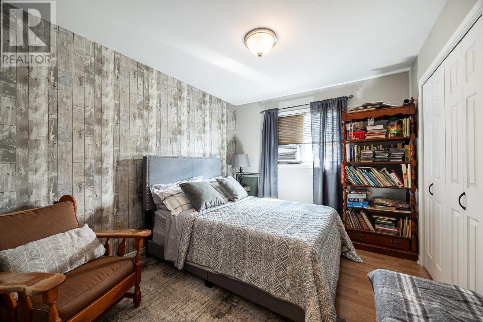 110-112 East Balfour ST - 35