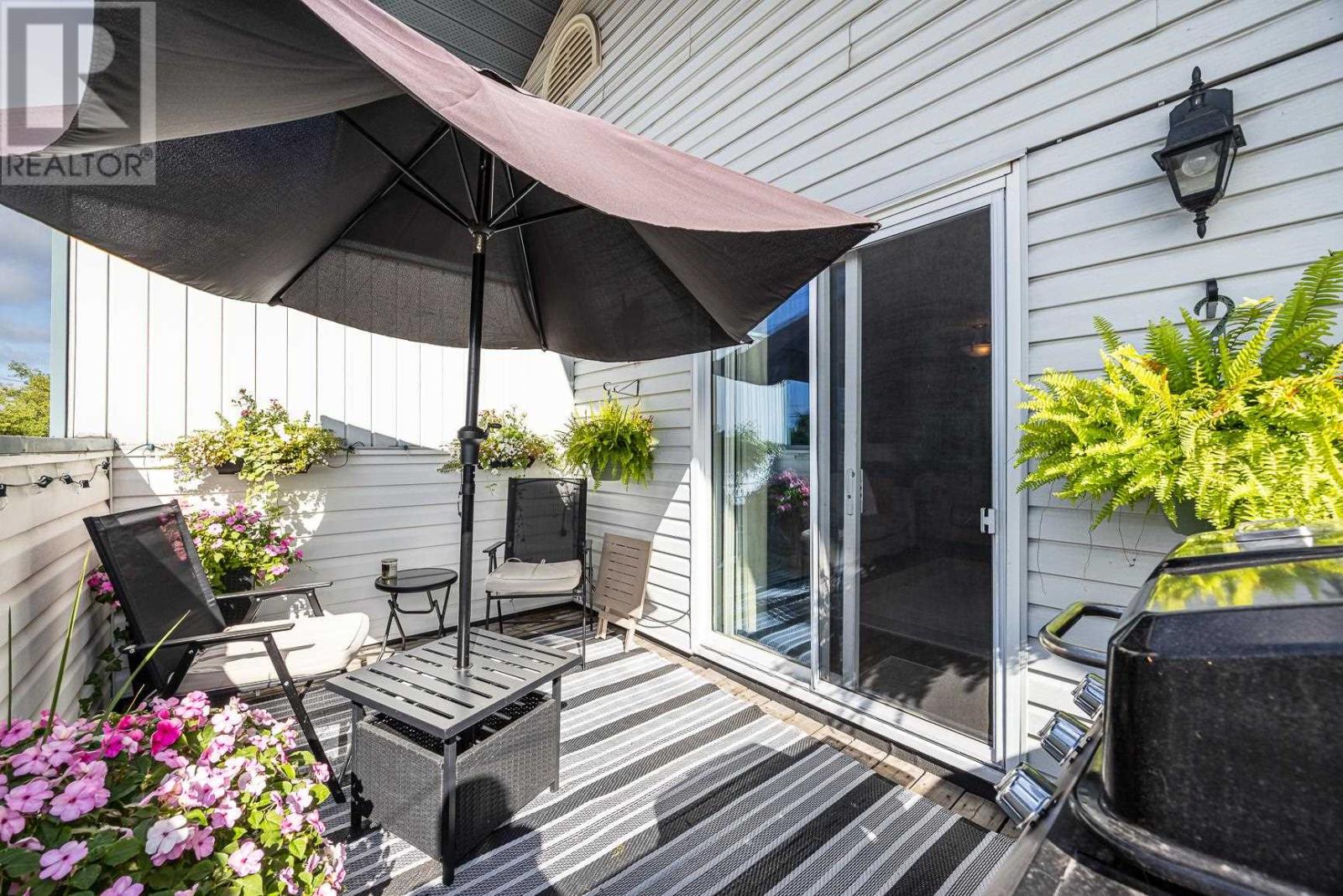 110-112 East Balfour ST - 38