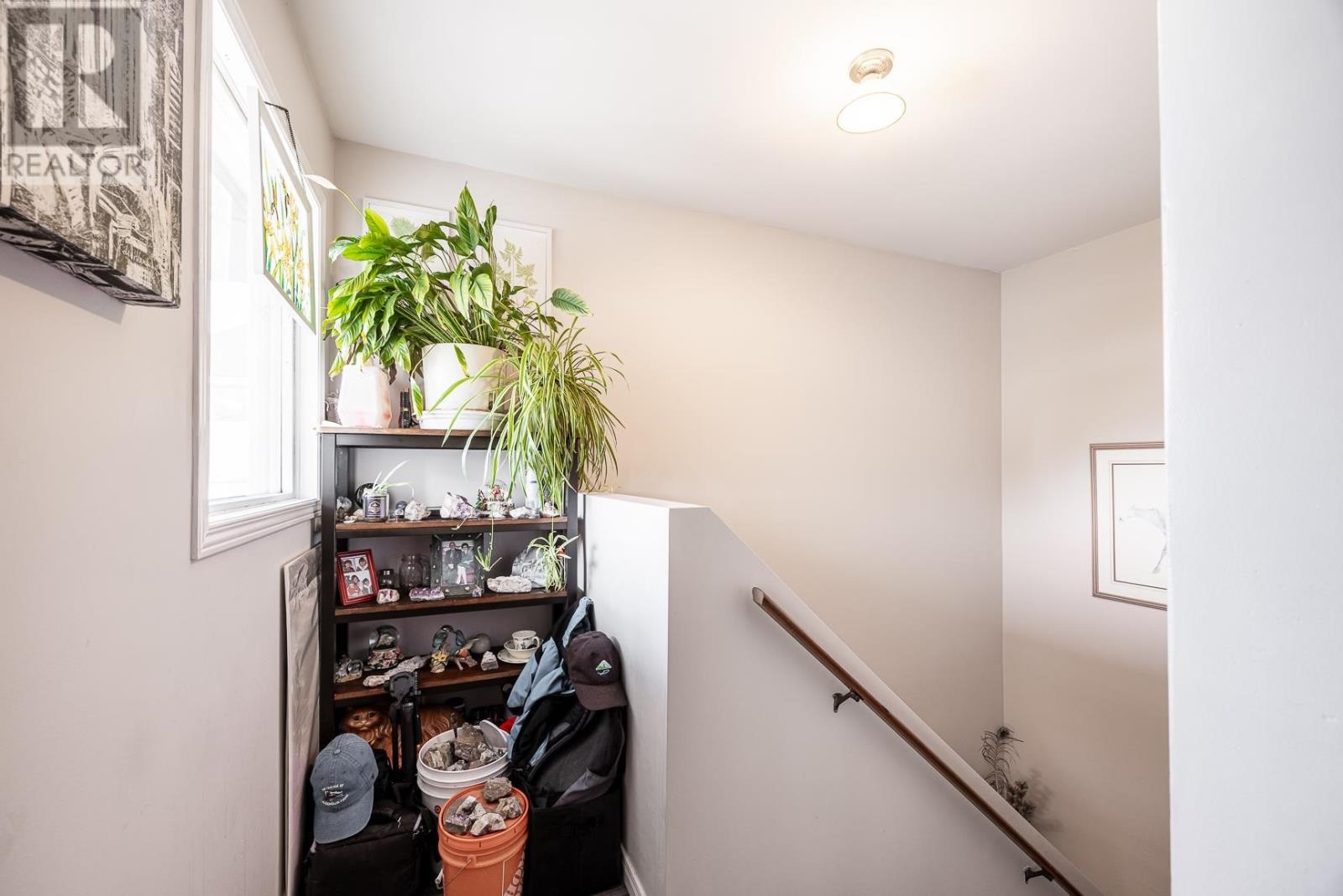 110-112 East Balfour ST - 7
