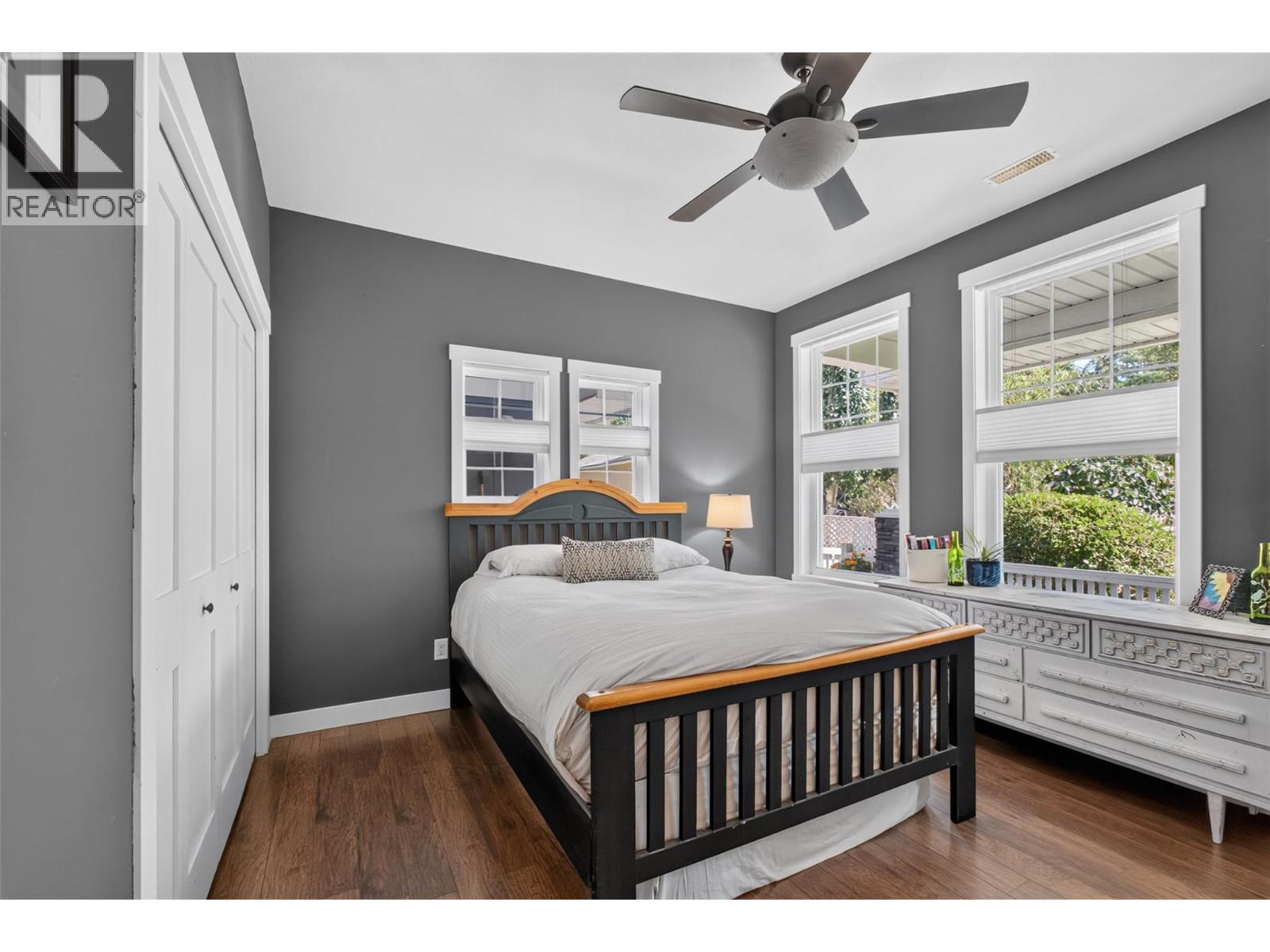 7272 Dunwaters Road - 33