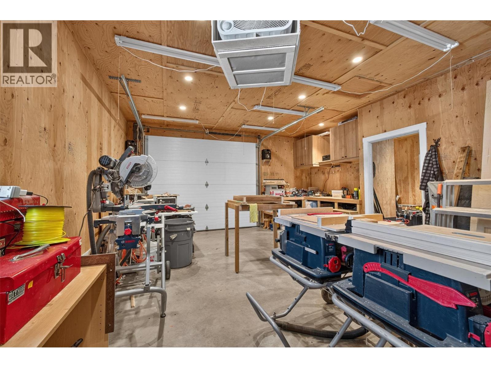 7272 Dunwaters Road - 43