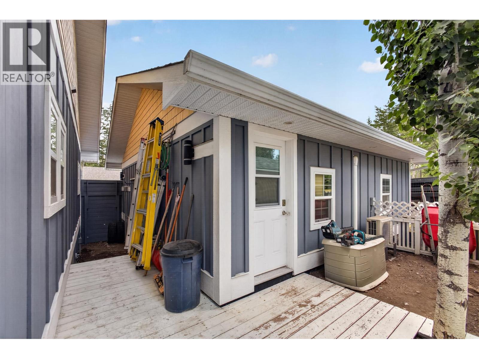 7272 Dunwaters Road - 44