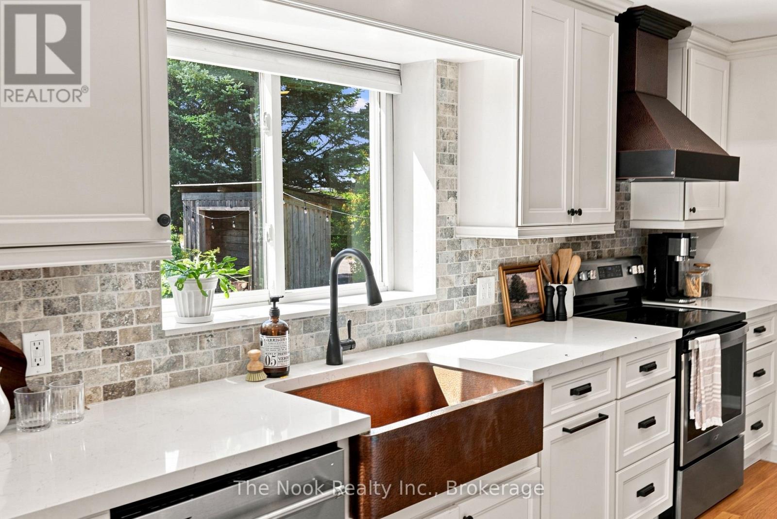 4386 MIDDLE ROAD - Image 12