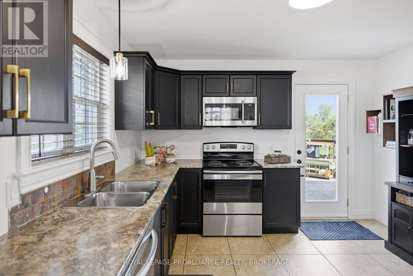 1464 OTTAWA STREET - 11