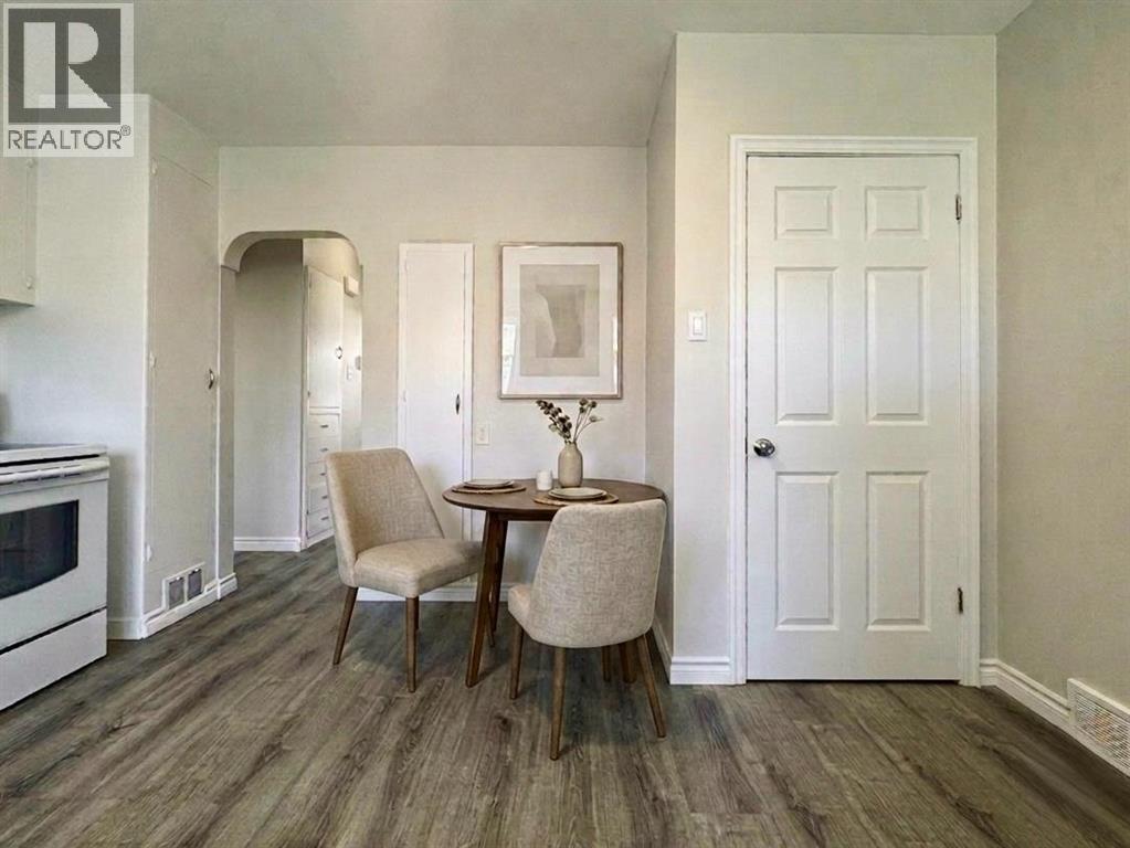 533 23 Street S - Image 12