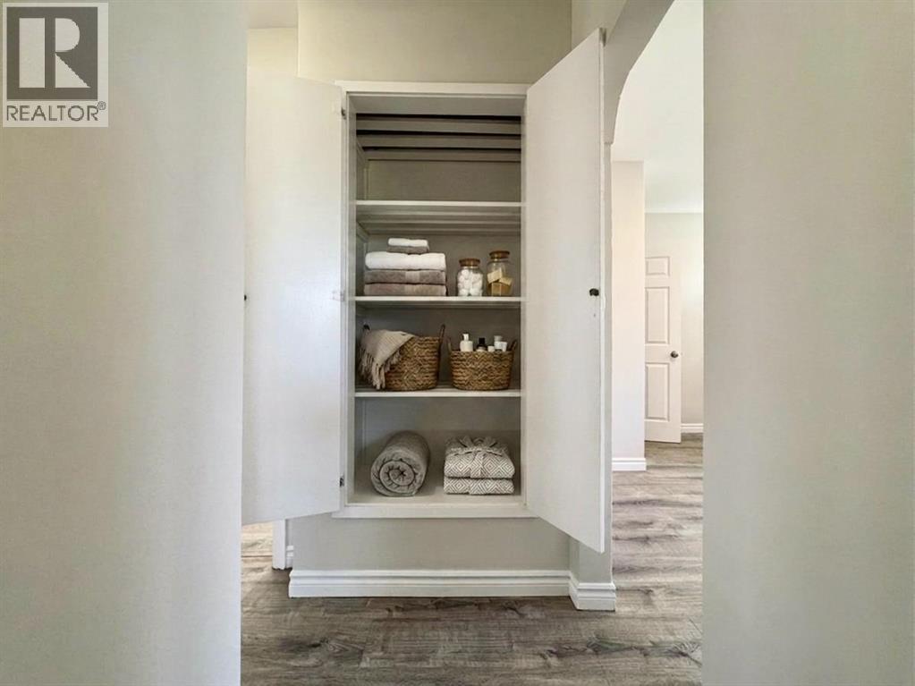 533 23 Street S - Image 8