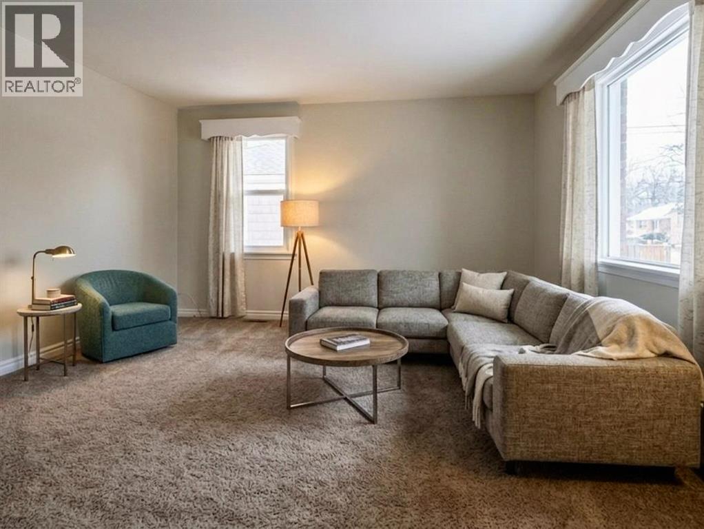533 23 Street S - Image 4