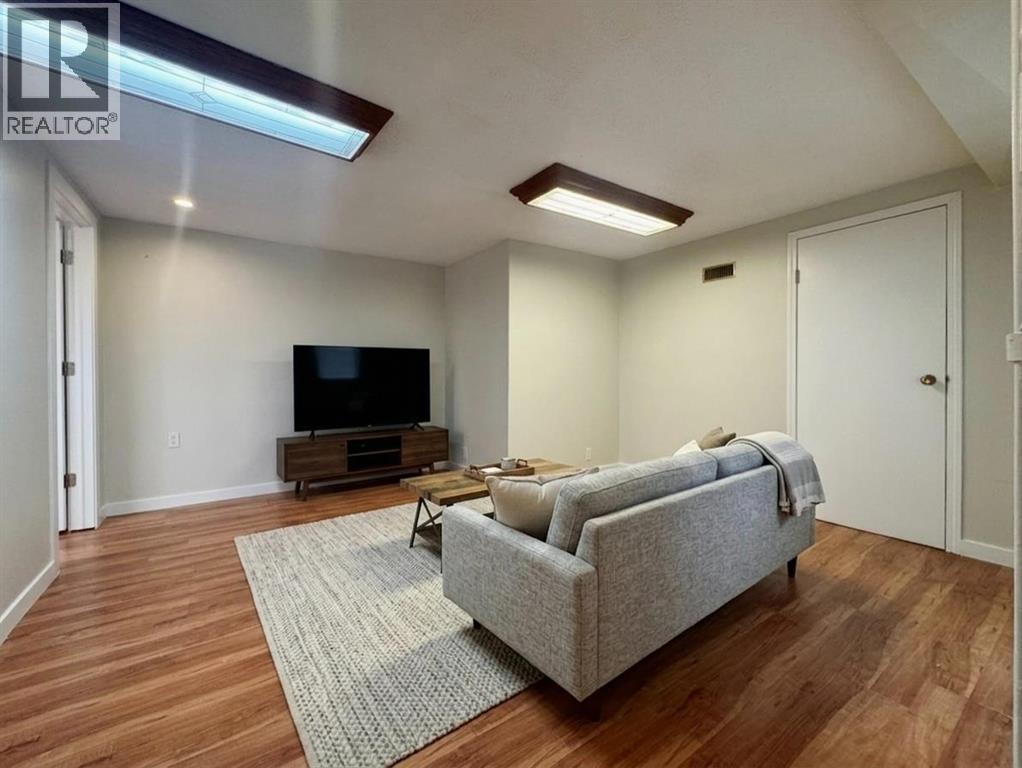 533 23 Street S - Image 22