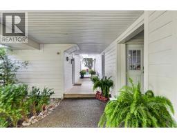 Foyer - 885 County Rd 50, Essex, ON N0R1G0 Photo 6