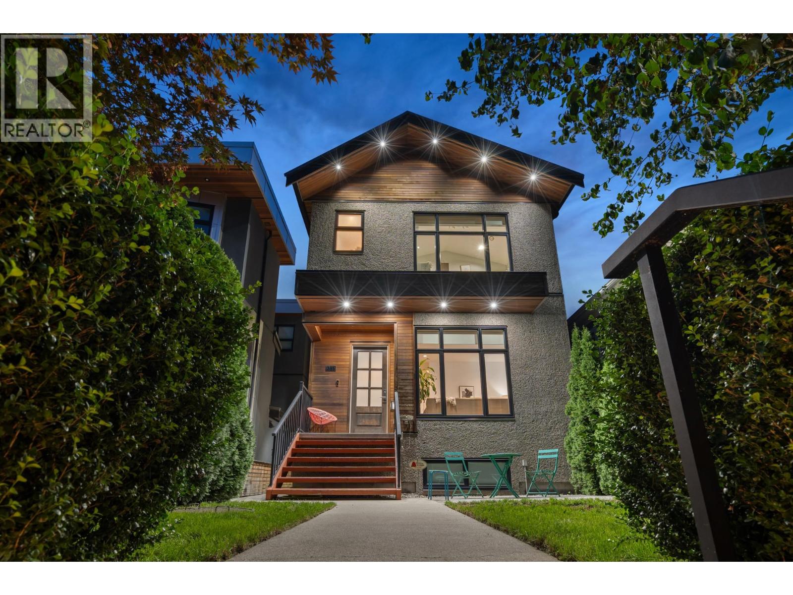 Property for sale at 285 E 19TH AVENUE