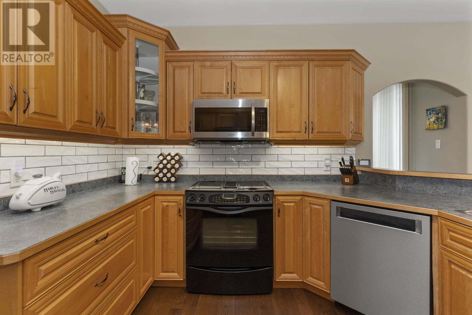 316 FAIRBROOKE CRES - 11