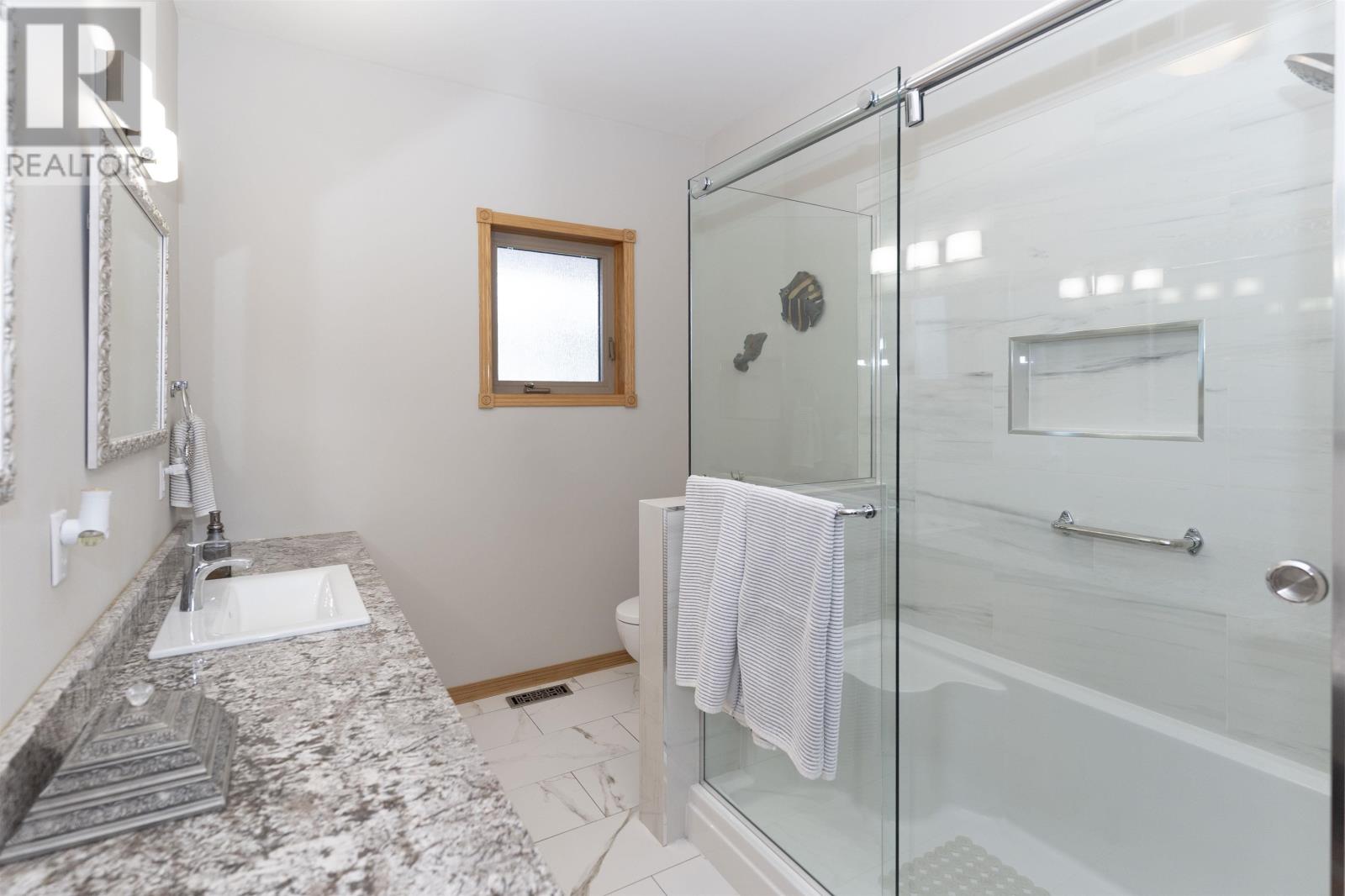 316 FAIRBROOKE CRES - 23