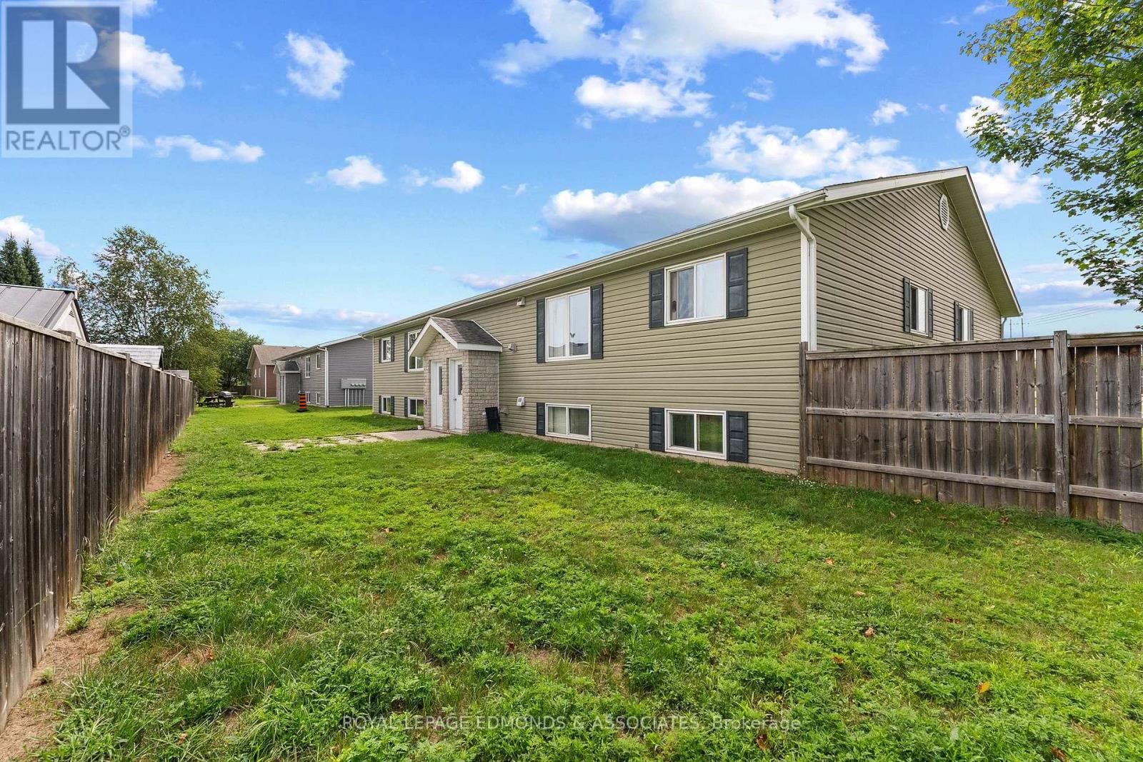 5 RENFREW STREET - 7