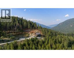 Full ensuite bathroom - 3820 Sun Ridge Road, Creston, BC V0B1G1 Photo 6