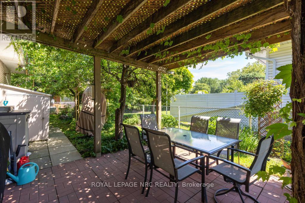 542 LAKE STREET - Image 25