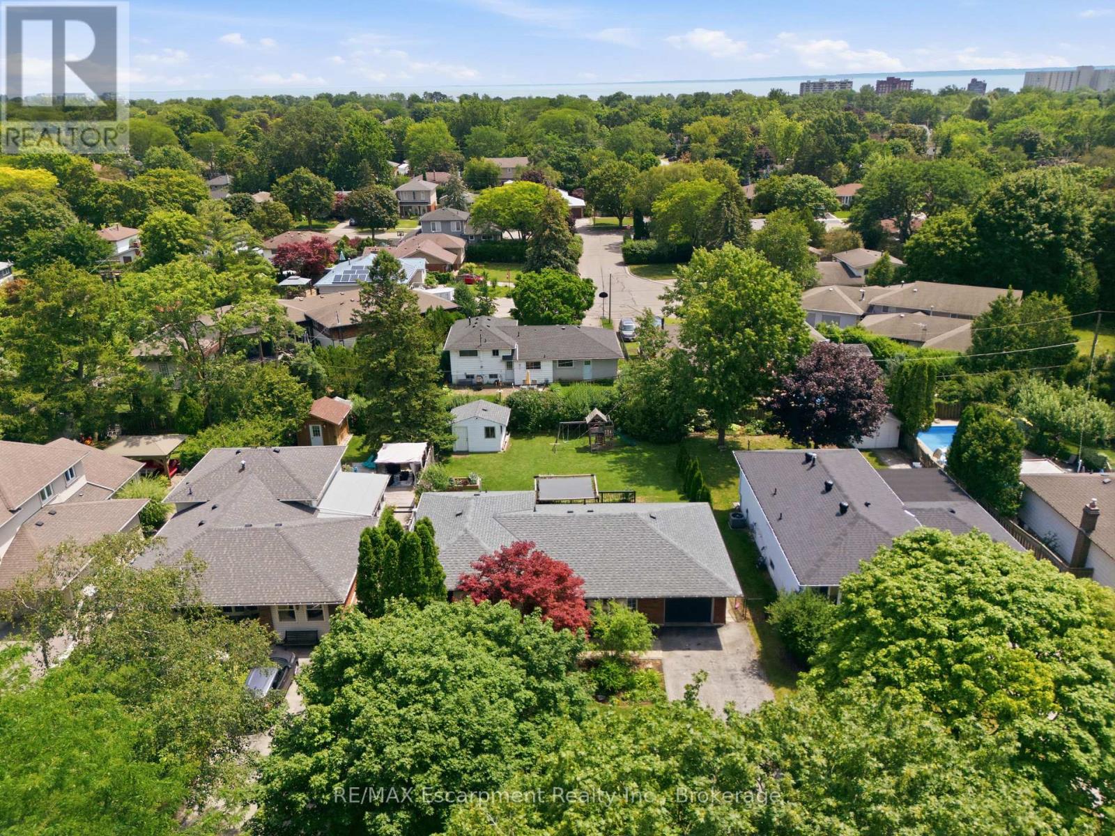 5410 CLIVE CRESCENT - 39