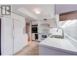 1305 - 1166 Bay Street, Toronto, ON M5S2X8 Photo 10