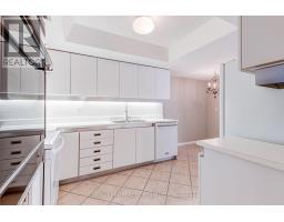 1305 - 1166 Bay Street, Toronto, ON M5S2X8 Photo 9