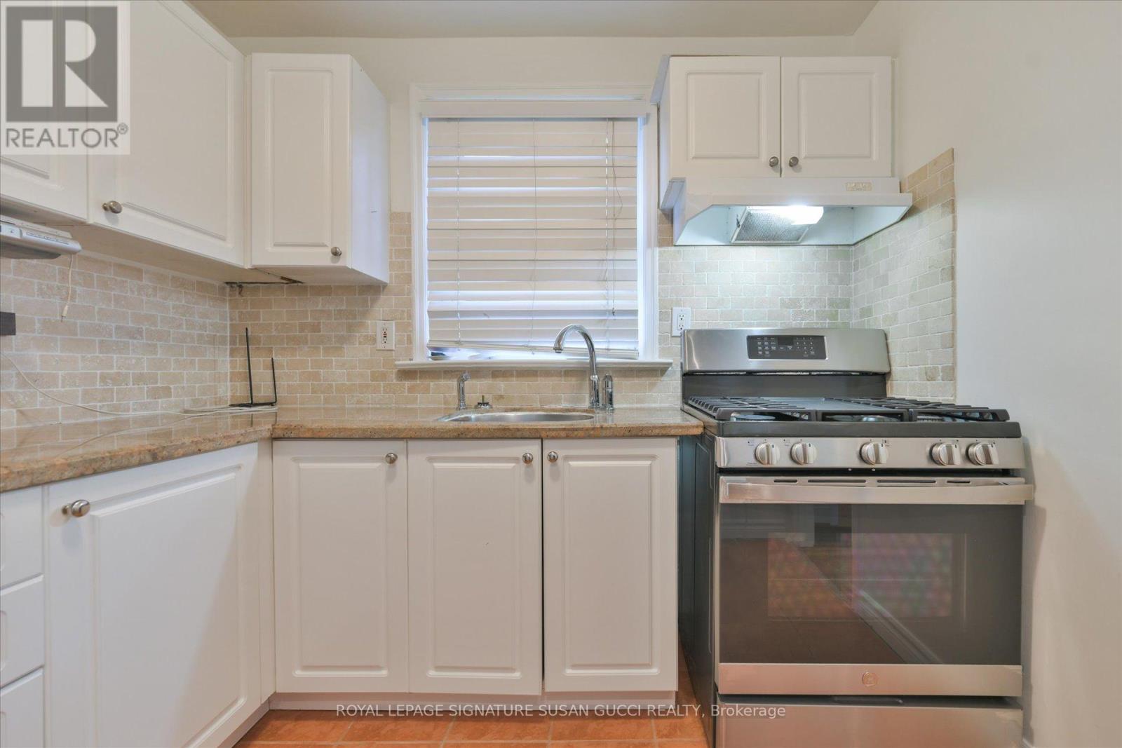 388 O'CONNOR DRIVE - 10