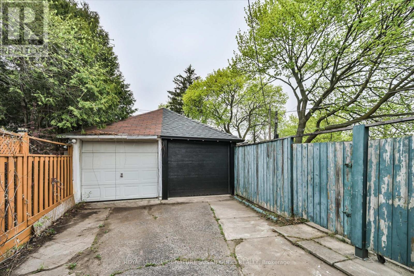 388 O'CONNOR DRIVE - 22