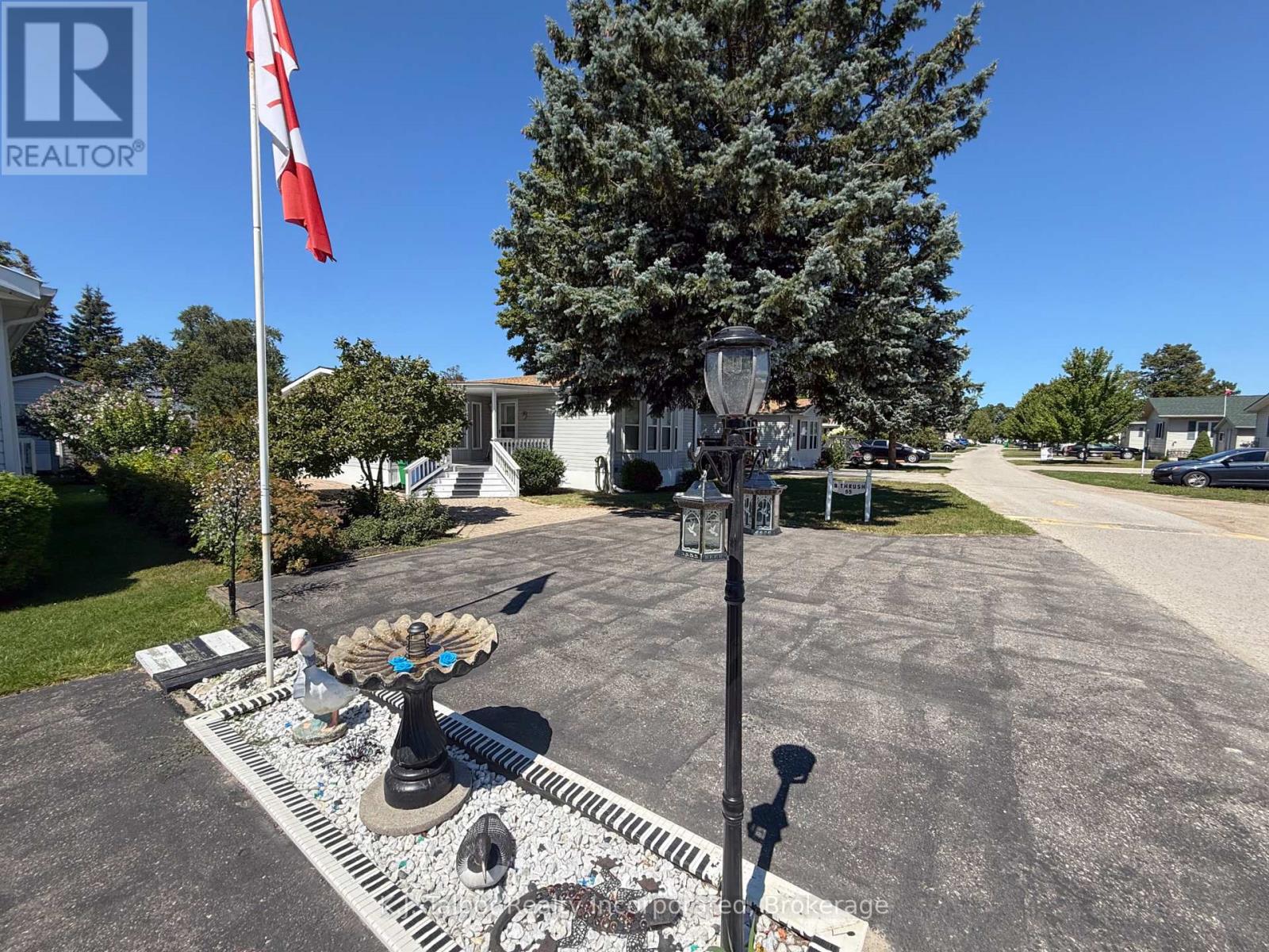 55 ALGONQUIN LANE - Image 12