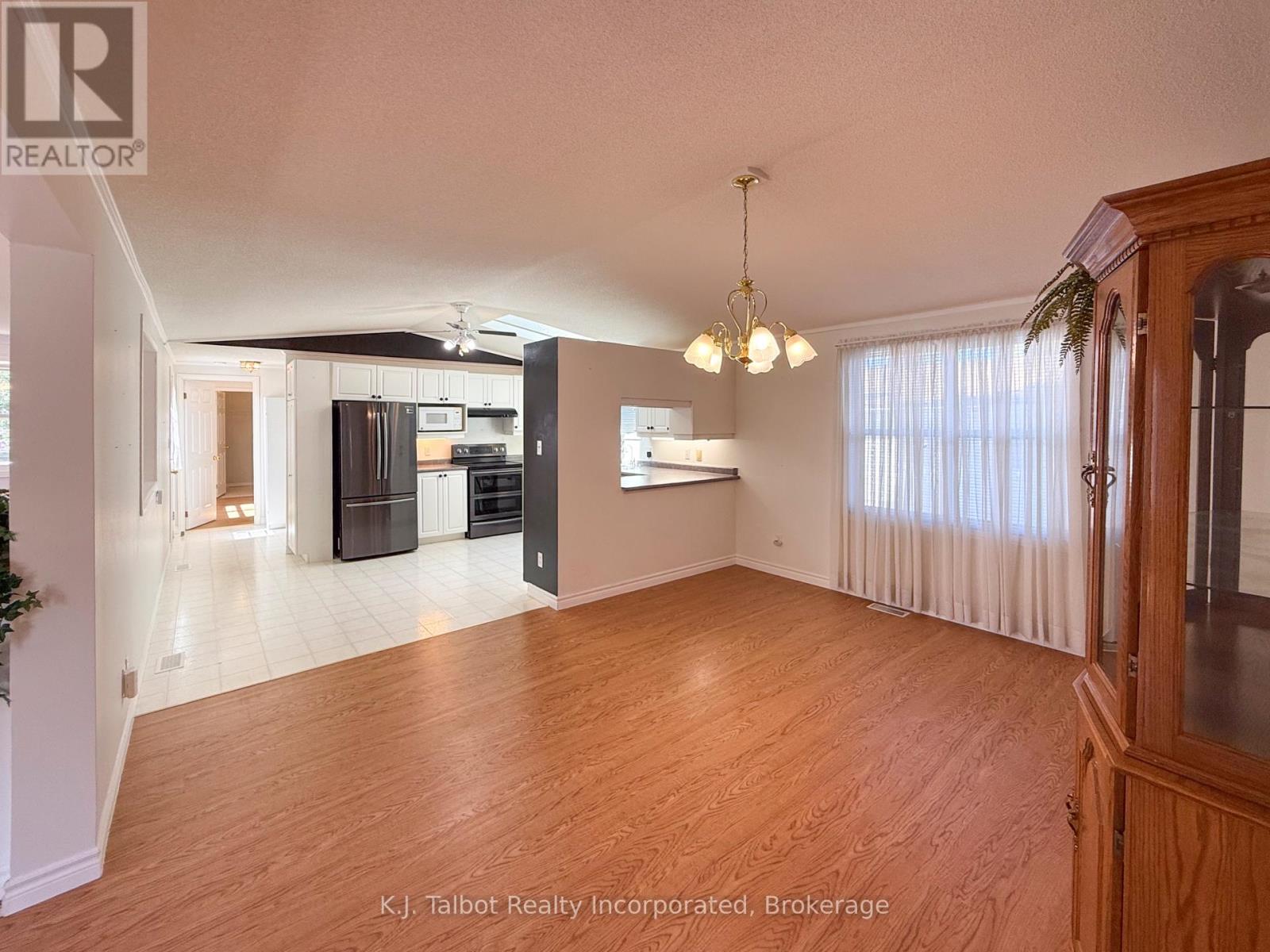 55 ALGONQUIN LANE - Image 16