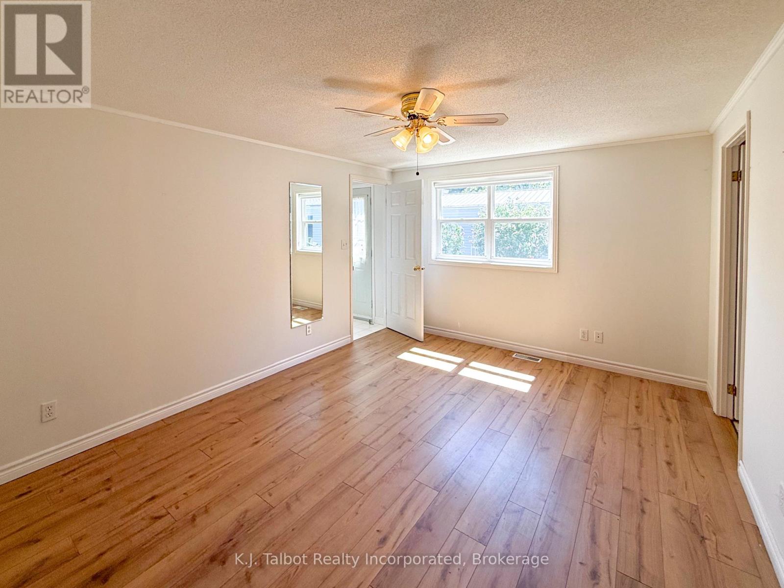 55 ALGONQUIN LANE - Image 37