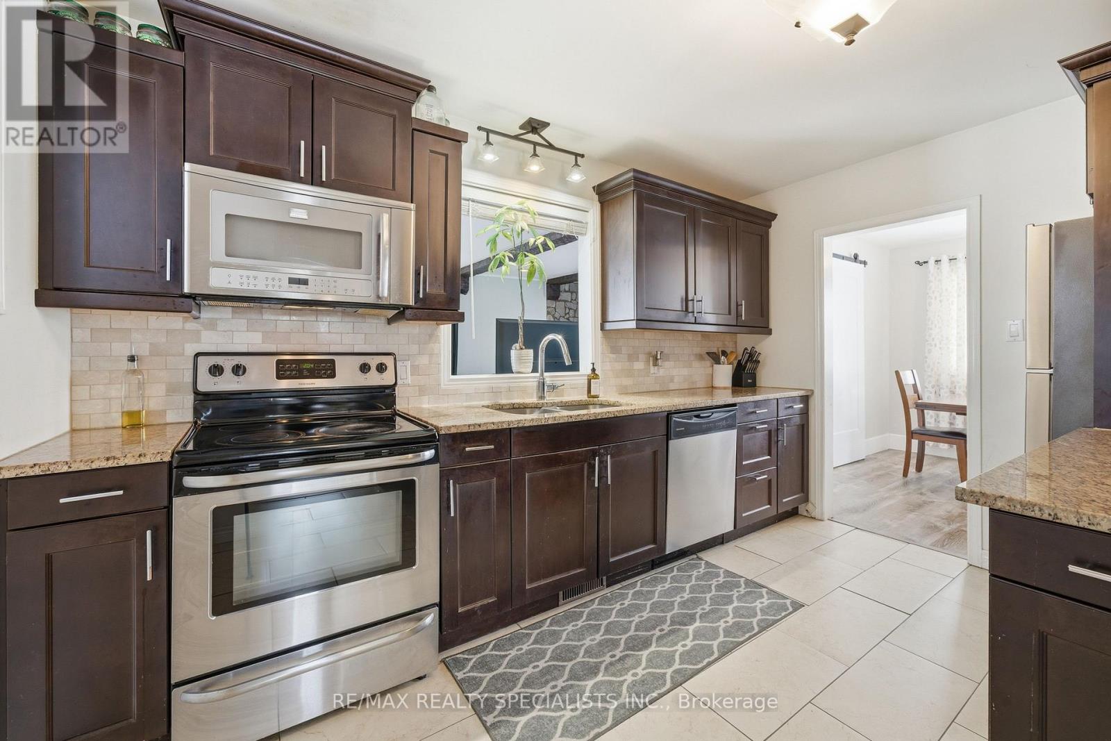 302 KING STREET - 8