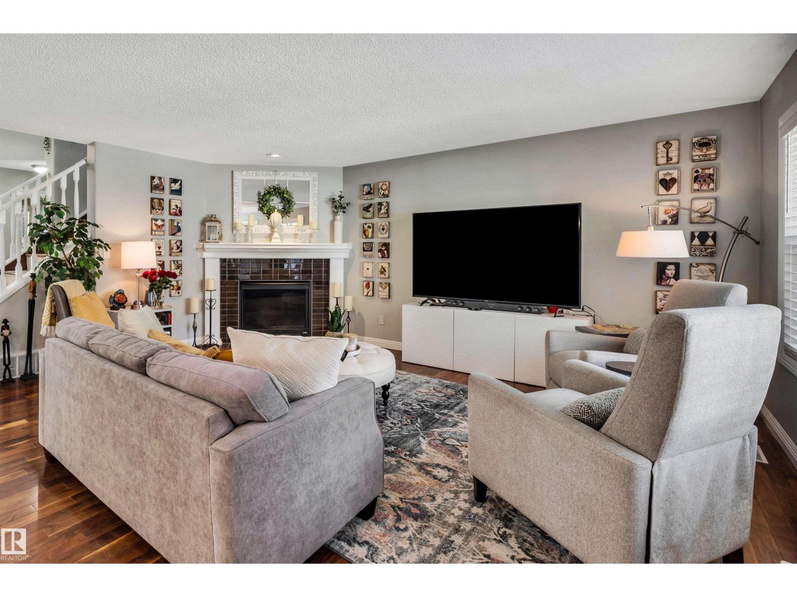 9804 145 AV NW - 10