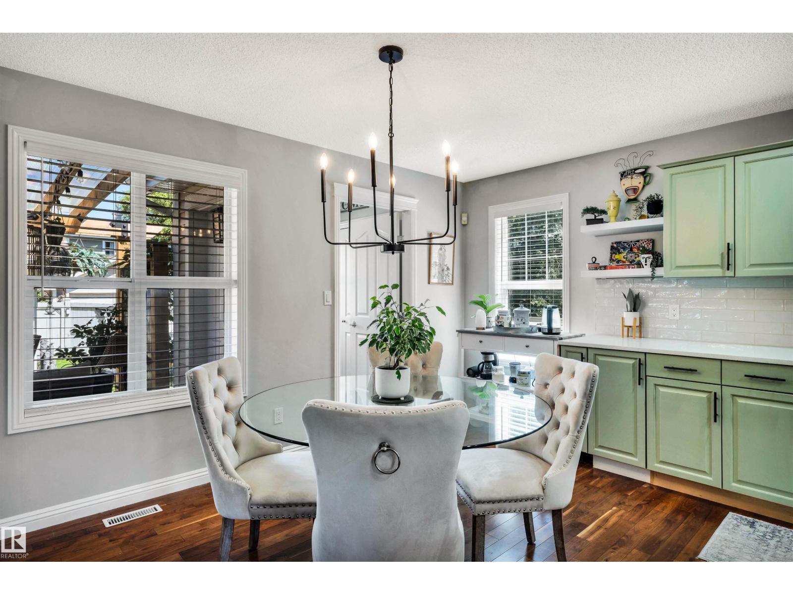 9804 145 AV NW - 18
