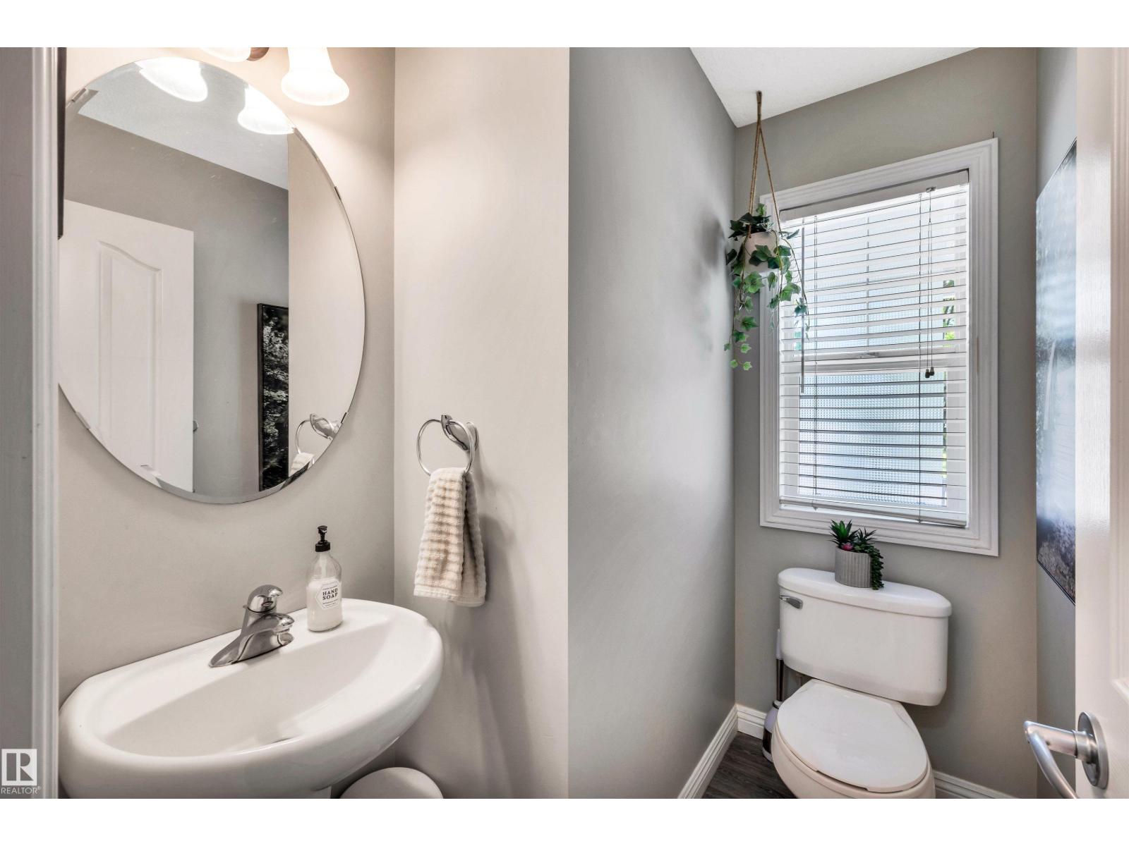 9804 145 AV NW - 20