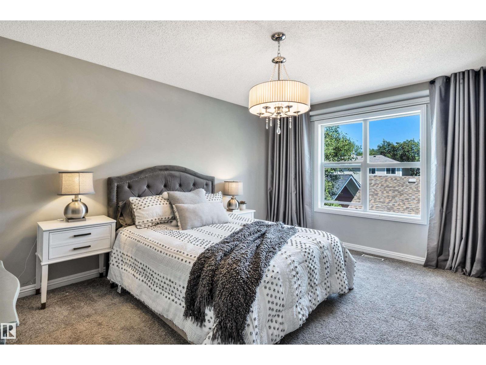 9804 145 AV NW - 25