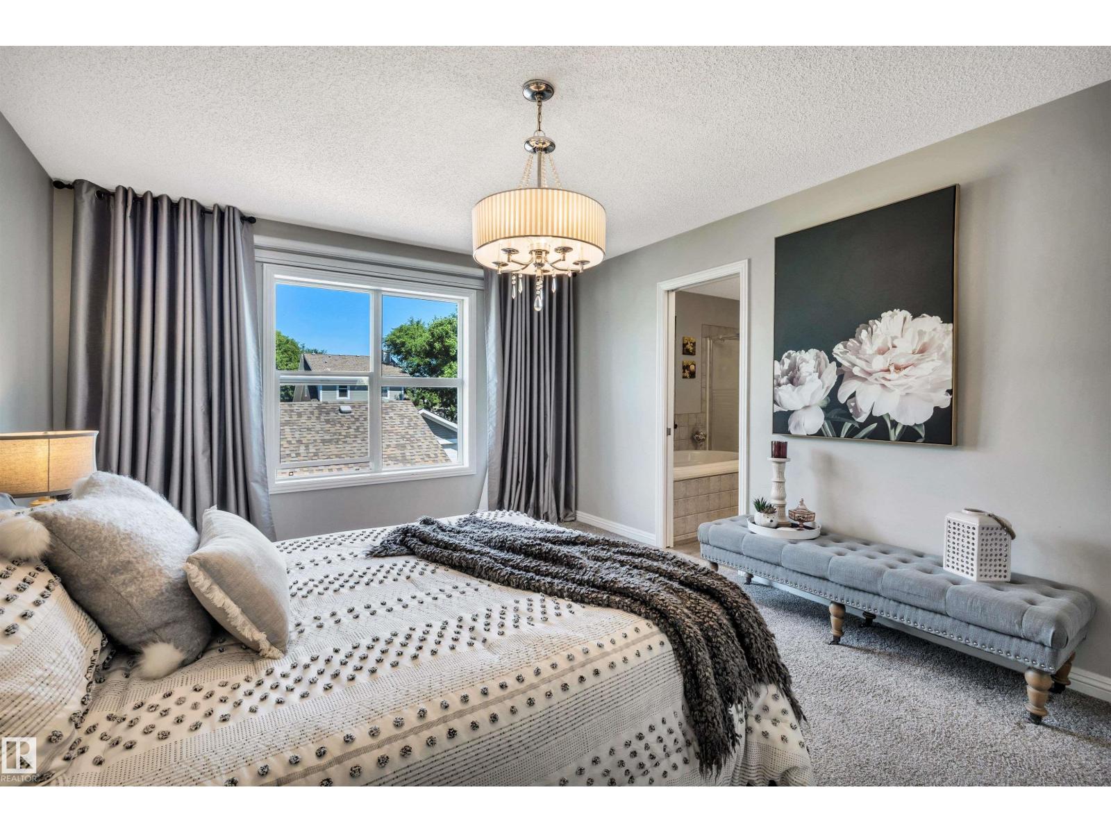 9804 145 AV NW - 26