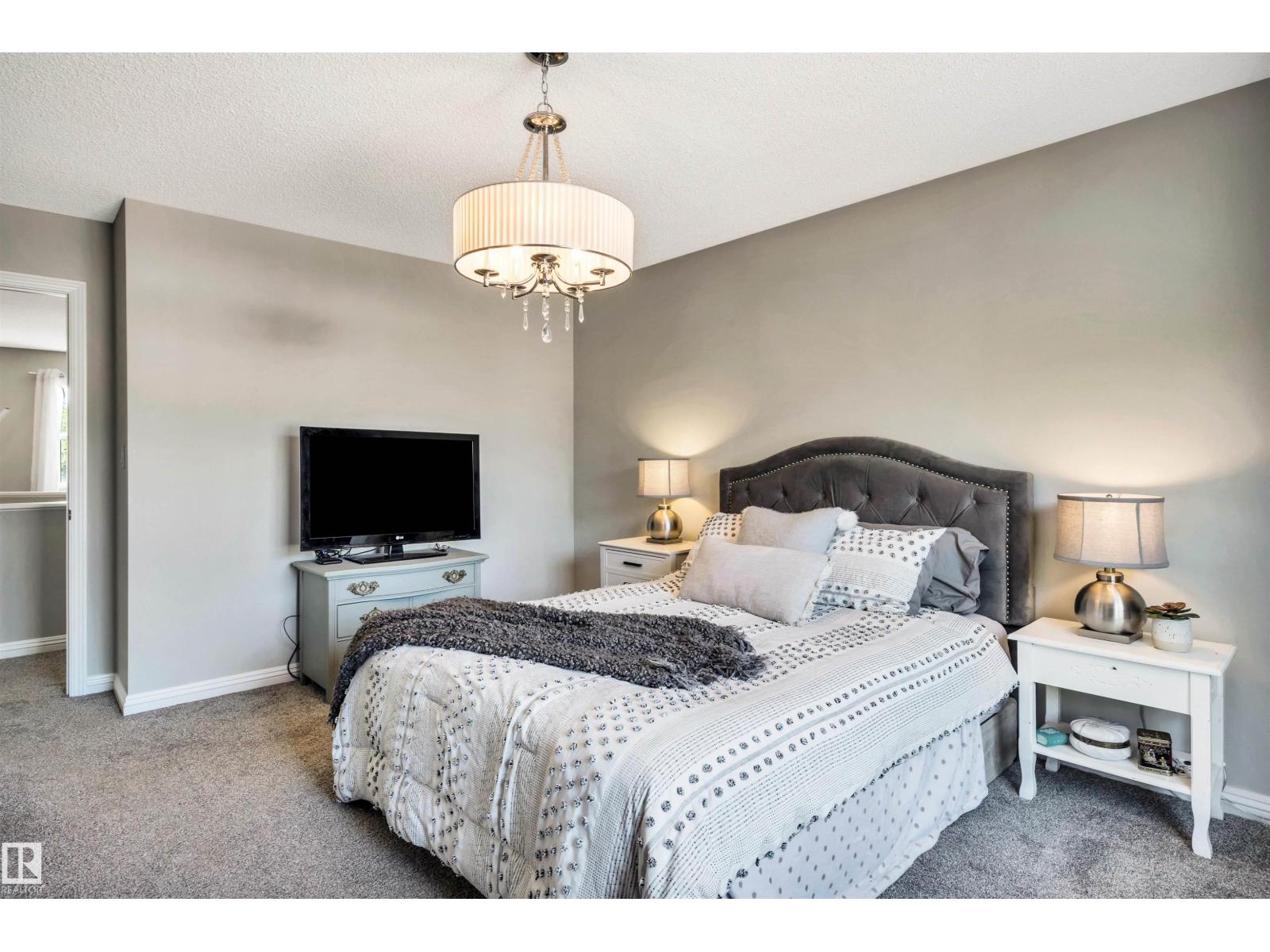 9804 145 AV NW - 27
