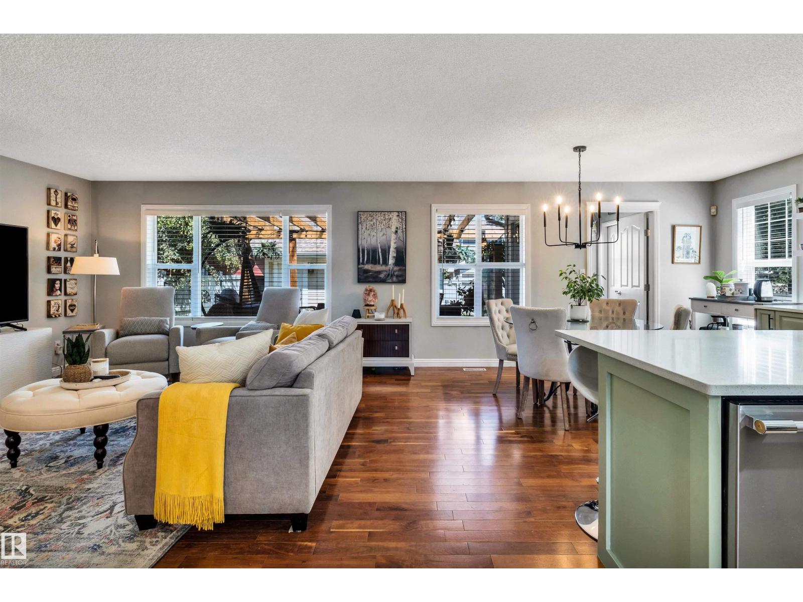 9804 145 AV NW - 8