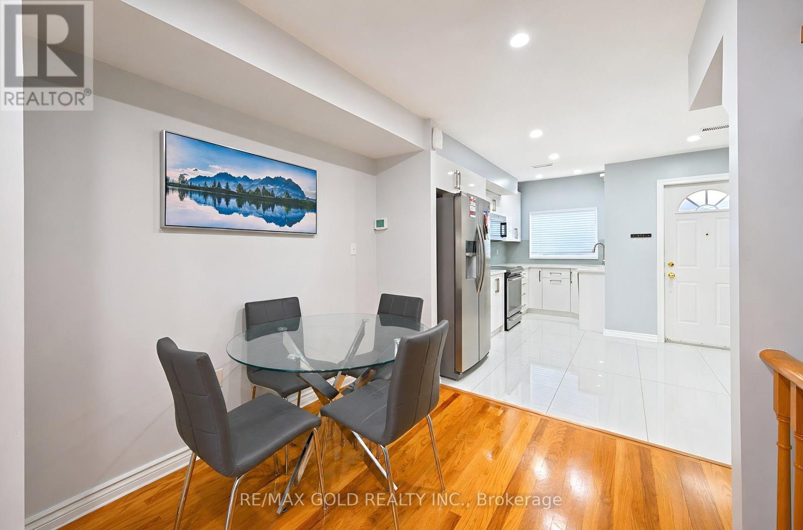 #53 80 STRATHAVEN DRIVE - 18