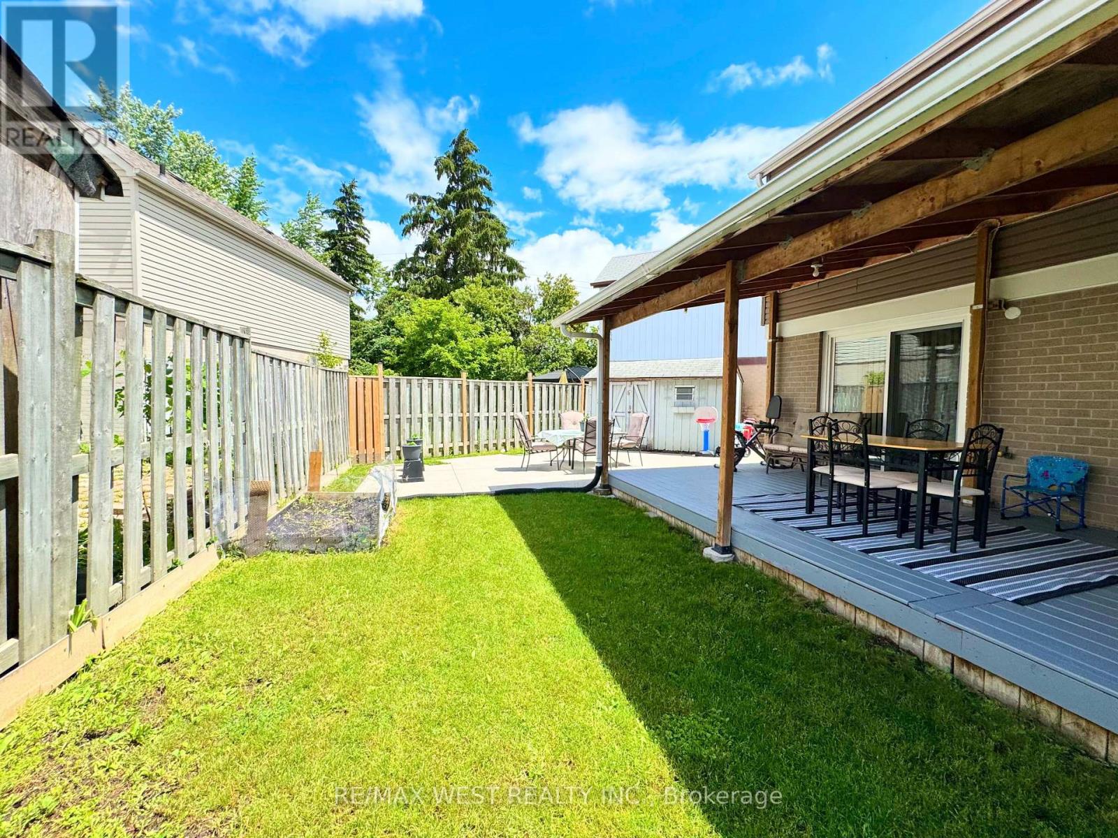 10 HARDCASTLE COURT - 36