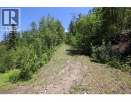 7735 Stewart Road, Fauquier, BC V0G1K0 Photo 27