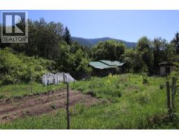 Pantry - 7735 Stewart Road, Fauquier, BC V0G1K0 Photo 6