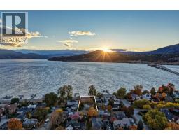 1978 Mcdougall Street, Kelowna, BC V1Y1A3 Photo 8