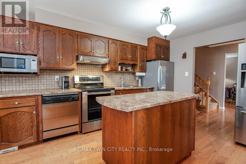 108 QUEENSWAY DRIVE - Image 16