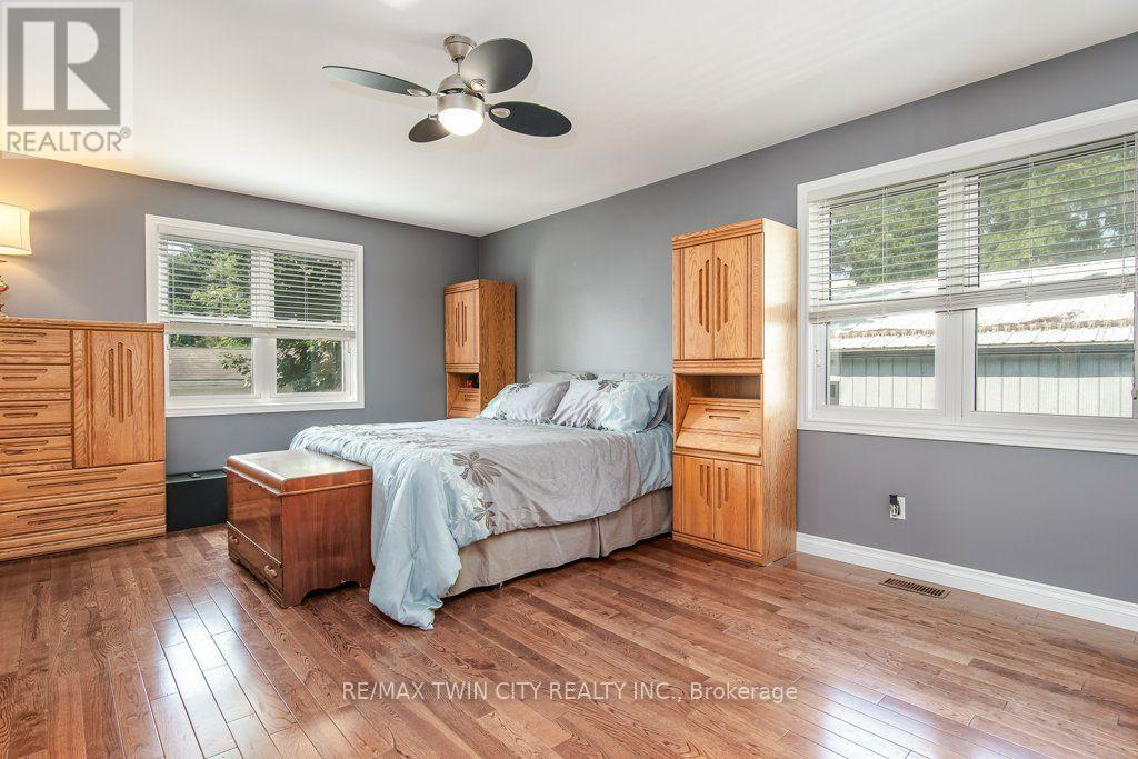 108 QUEENSWAY DRIVE - 19
