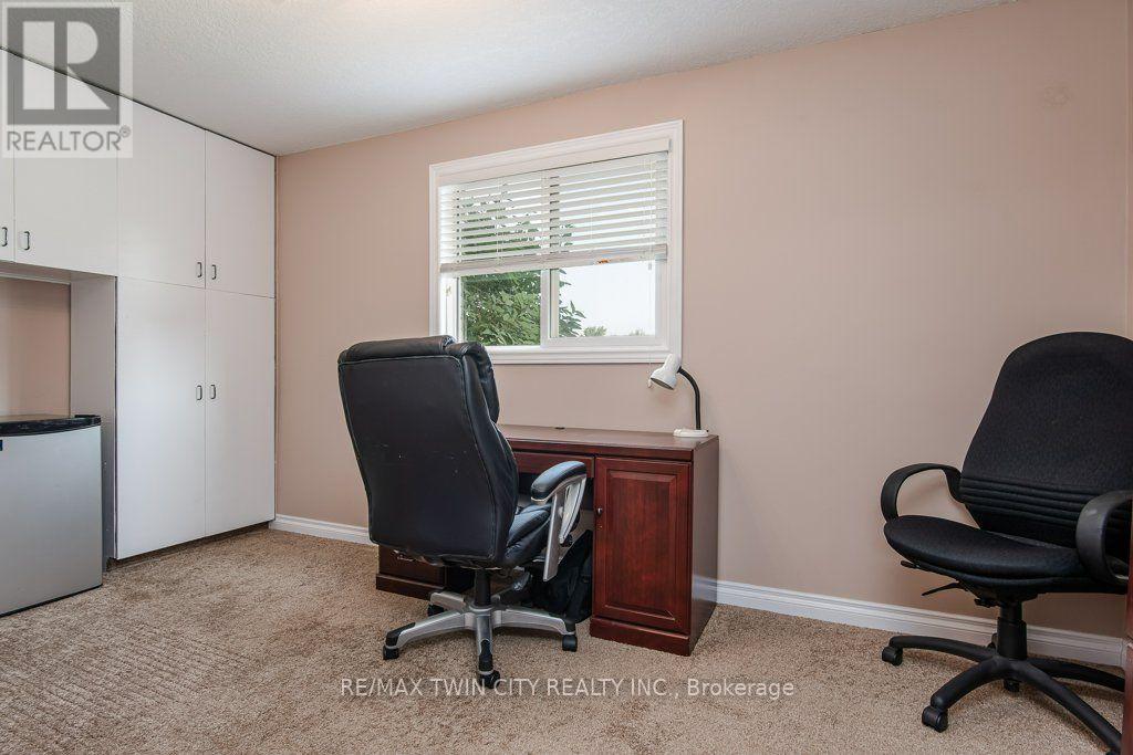 108 QUEENSWAY DRIVE - 30