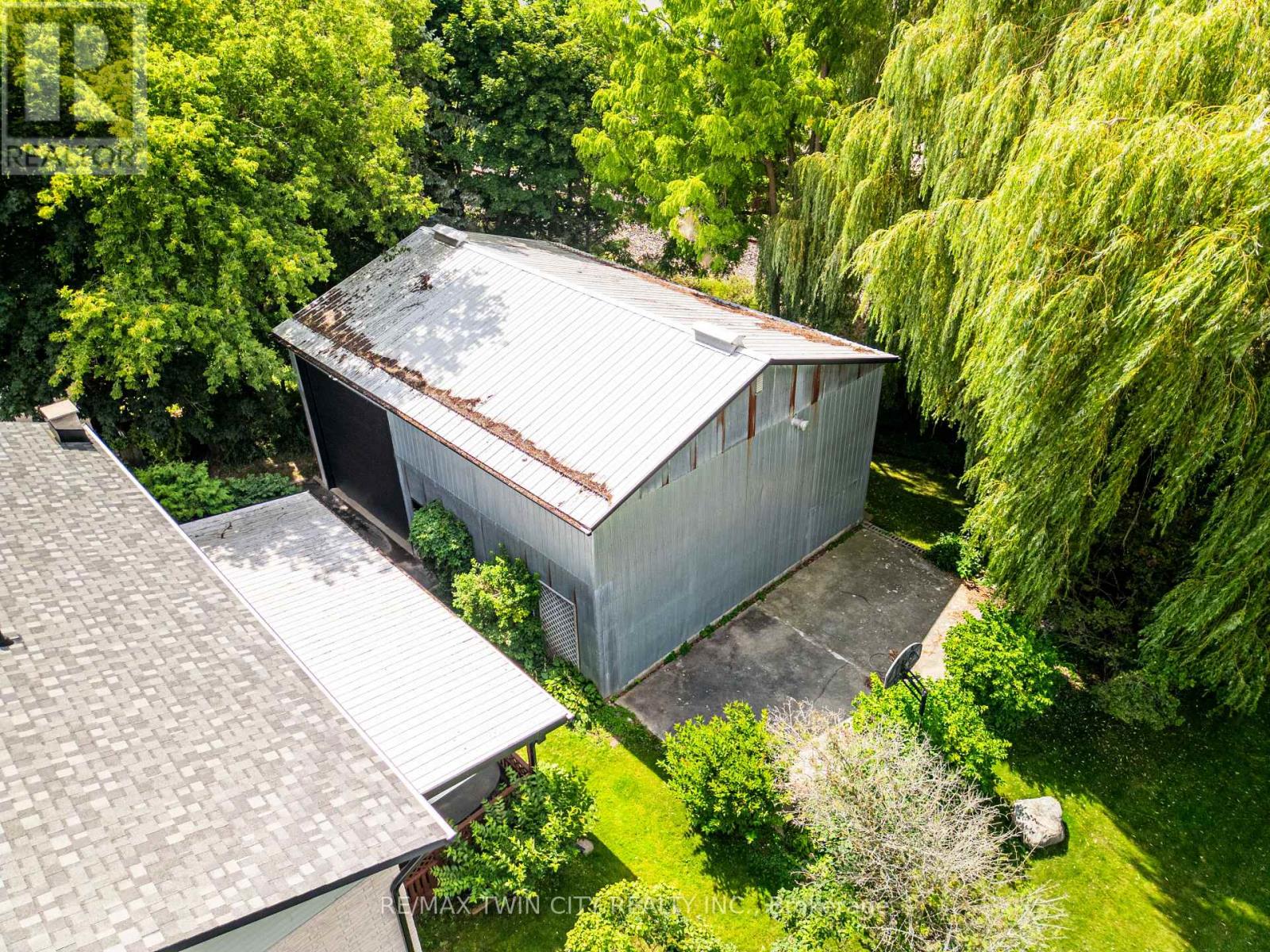 108 QUEENSWAY DRIVE - 41