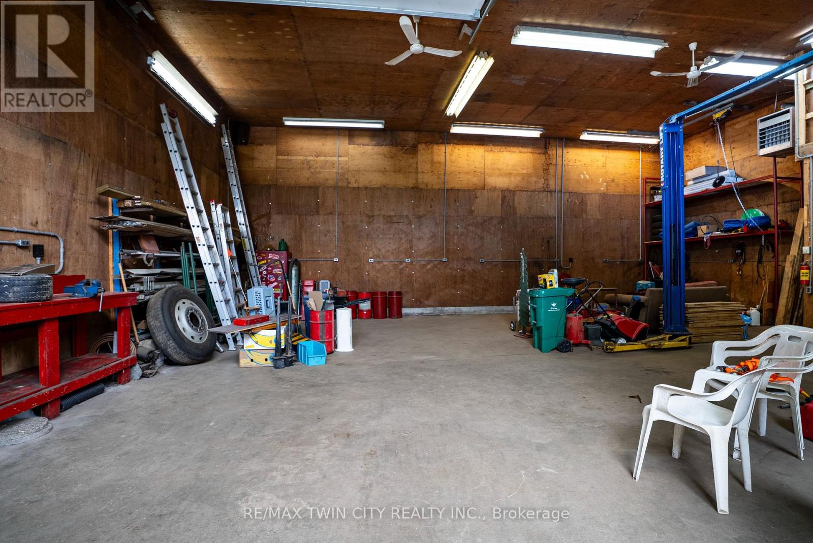 108 QUEENSWAY DRIVE - Image 43