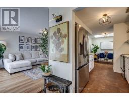Foyer - 132 Sundridge Crescent, London South, ON N5Z4R7 Photo 6