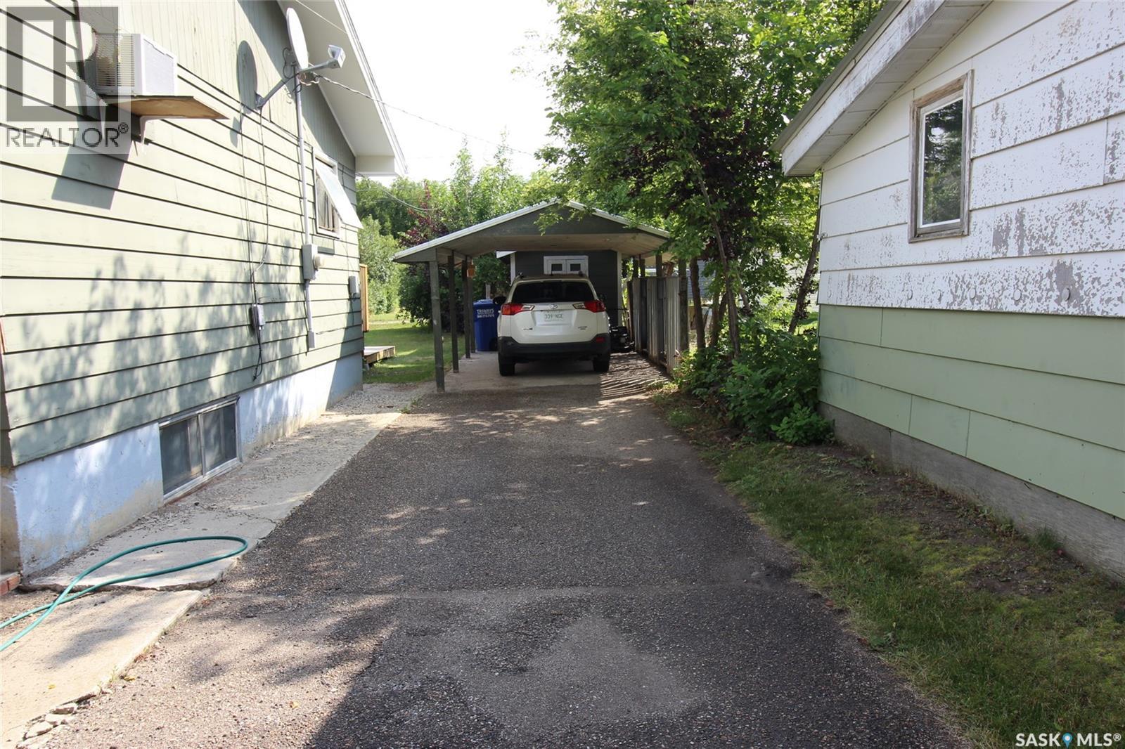 656 4th STREET W - 2
