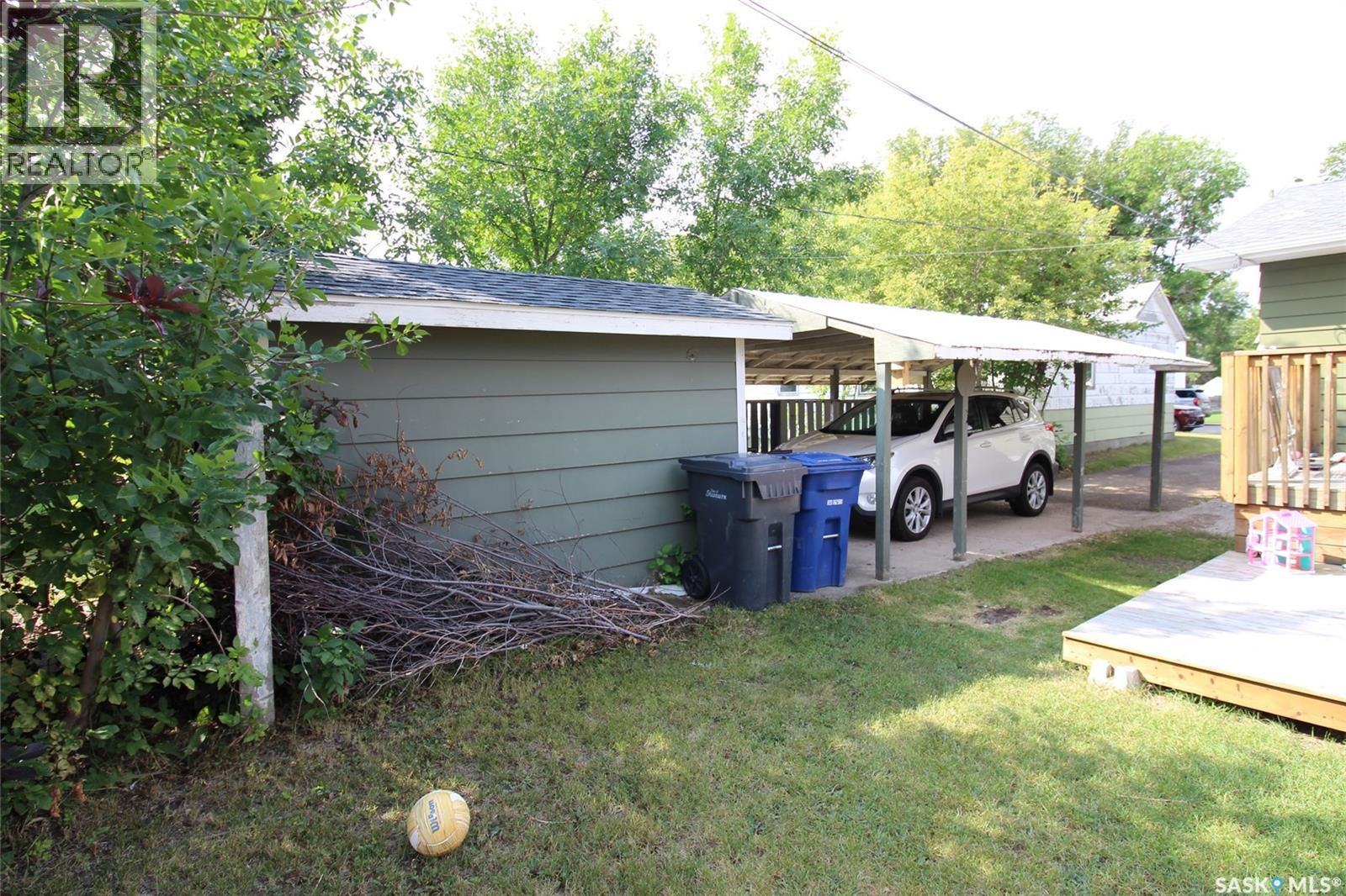 656 4th STREET W - 5